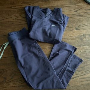 Purple shadow scrub set- like new